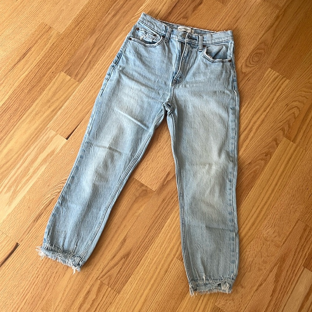 Abercrombie & Fitch High Rise Mom Jean